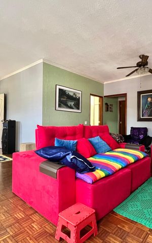 Casa à venda com 185m², 3 quartos e 2 vagas Casa à venda com 185m², 3 quartos e 2 vagasSala