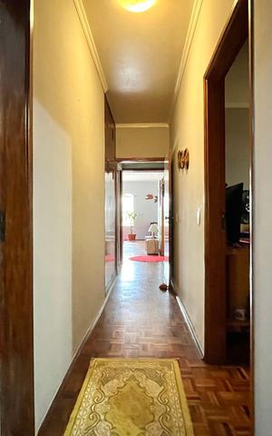Casa à venda com 185m², 3 quartos e 2 vagas Casa à venda com 185m², 3 quartos e 2 vagasCorredor