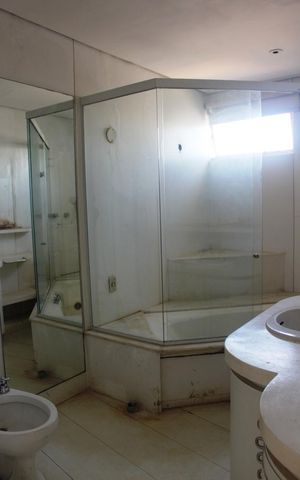 Apartamento à venda com 642m², 3 quartos e 6 vagas Apartamento à venda com 642m², 3 quartos e 6 vagasBanheiro social