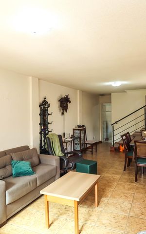 Casa à venda com 250m², 3 quartos e 2 vagasSala