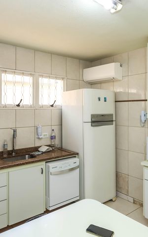 Casa à venda com 250m², 3 quartos e 2 vagasCozinha