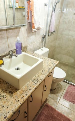 Casa à venda com 250m², 3 quartos e 2 vagasBanheiro Social