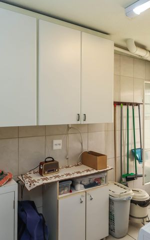Casa à venda com 250m², 3 quartos e 2 vagasÁrea de Serviço
