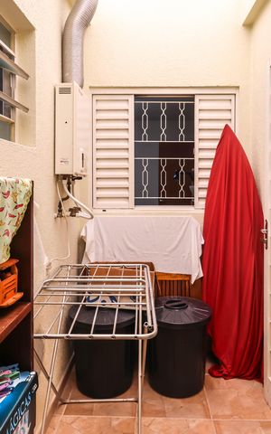 Casa à venda com 250m², 3 quartos e 2 vagasQuarto 1 (suíte)