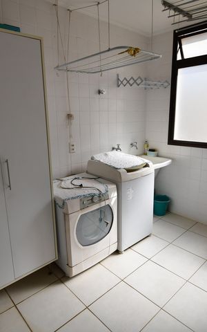 Apartamento para alugar com 224m², 4 quartos e 2 vagasÁrea de Serviço