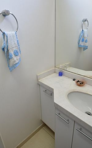 Apartamento para alugar com 224m², 4 quartos e 2 vagasLavabo
