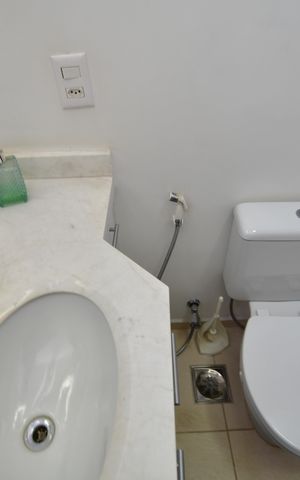 Apartamento para alugar com 224m², 4 quartos e 2 vagasLavabo