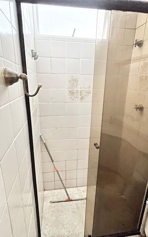 Apartamento à venda com 48m², 2 quartos e 1 vaga Apartamento à venda com 48m², 2 quartos e 1 vagaBanheiro