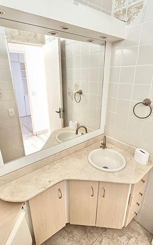 Apartamento à venda com 48m², 2 quartos e 1 vaga Apartamento à venda com 48m², 2 quartos e 1 vagaBanheiro