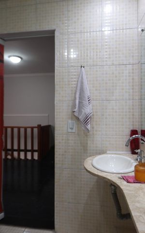 Casa à venda com 177m², 3 quartos e 2 vagasBanheiro de Cima