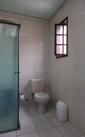 Casa à venda com 177m², 3 quartos e 2 vagasBanheiro de Cima
