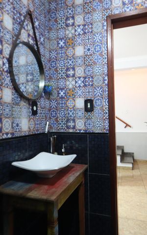 Casa à venda com 177m², 3 quartos e 2 vagasBanheiro de Baixo