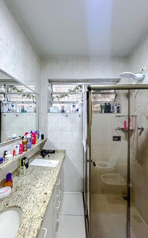 Casa à venda com 200m², 3 quartos e 2 vagasBanheiro