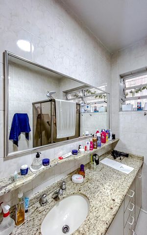 Casa à venda com 200m², 3 quartos e 2 vagasBanheiro