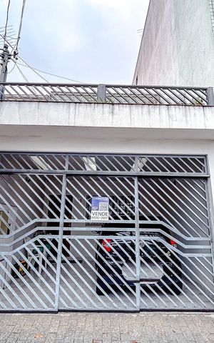 Casa à venda com 200m², 3 quartos e 2 vagasFachada com Plaquinha