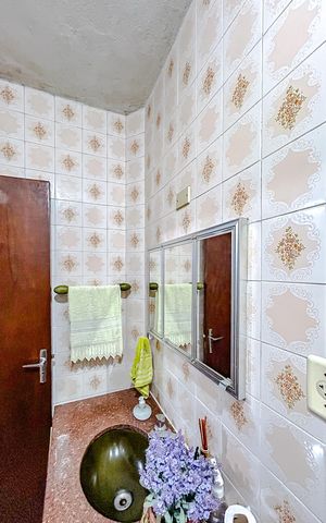 Casa à venda com 200m², 3 quartos e 2 vagasBanheiro de serviço