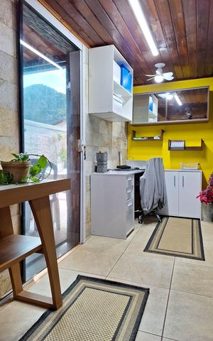 Casa à venda com 146m², 3 quartos e 4 vagas Casa à venda com 146m², 3 quartos e 4 vagasEscritório2