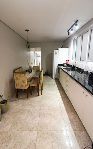 Casa à venda com 355m², 4 quartos e sem vaga Casa à venda com 355m², 4 quartos e sem vagaCozinha