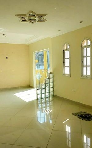 Casa à venda com 170m², 3 quartos e 1 vaga Casa à venda com 170m², 3 quartos e 1 vagaCasa 2 - Sala/Cozinha