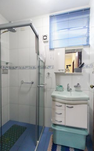 Casa à venda com 300m², 4 quartos e 1 vaga Casa à venda com 300m², 4 quartos e 1 vagaBanheiro 1