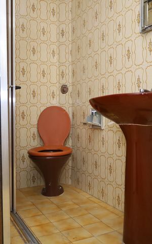Casa à venda com 140m², 2 quartos e 2 vagasBanheiro 1