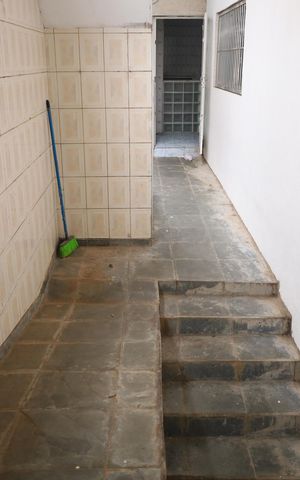 Casa à venda com 140m², 2 quartos e 2 vagasHall de entrada