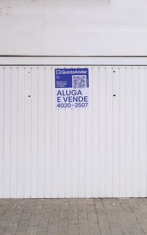 Casa à venda com 140m², 2 quartos e 2 vagasPlaca instalada no portão do imóvel em 02.06.2026 - Código da placa: ECZZ-582