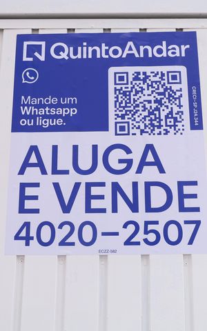 Casa à venda com 140m², 2 quartos e 2 vagasPlaca instalada no portão do imóvel em 02.06.2026 - Código da placa: ECZZ-582
