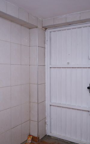 Casa à venda com 140m², 2 quartos e 2 vagasHall de entrada