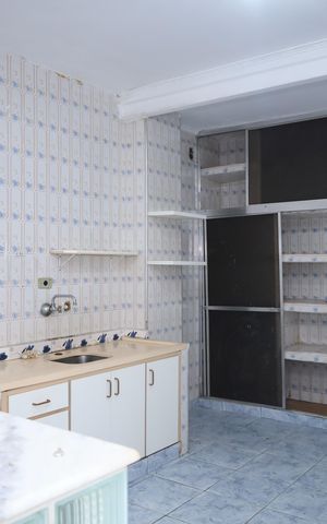 Casa à venda com 140m², 2 quartos e 2 vagasCozinha