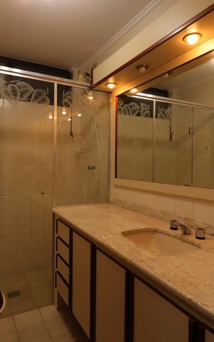 Apartamento à venda com 158m², 4 quartos e 2 vagasBanheiro Social