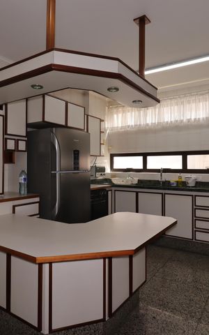 Apartamento à venda com 158m², 4 quartos e 2 vagasCozinha