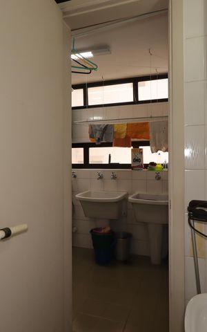 Apartamento à venda com 158m², 4 quartos e 2 vagasBanheiro de Serviço