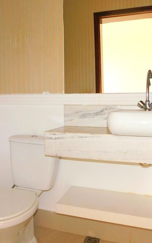 Casa de condomínio para alugar com 230m², 3 quartos e 4 vagasLavabo
