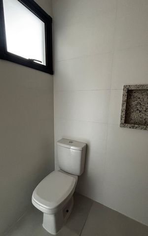 Apartamento à venda com 101m², 2 quartos e 2 vagasBanheiro da Suíte