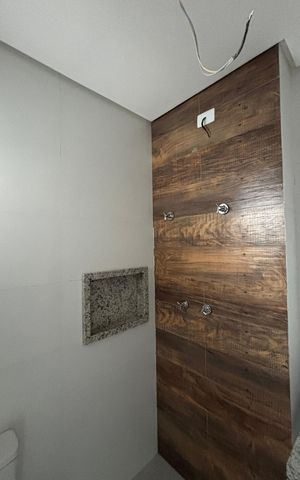 Apartamento à venda com 101m², 2 quartos e 2 vagasBanheiro da Suíte