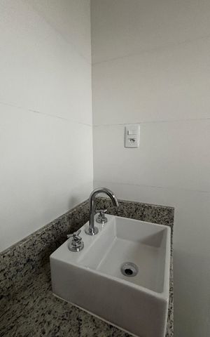 Apartamento à venda com 101m², 2 quartos e 2 vagasBanheiro da Suíte