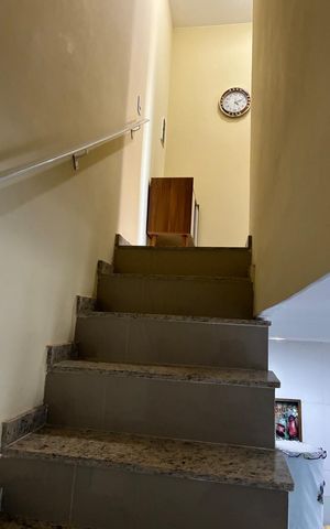 Casa para alugar com 110m², 3 quartos e 1 vaga Casa para alugar com 110m², 3 quartos e 1 vagaEscada