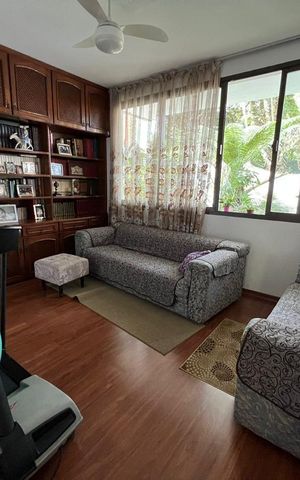 Casa à venda com 940m², 10 quartos e 9 vagas Casa à venda com 940m², 10 quartos e 9 vagasQuarto
