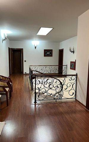 Casa à venda com 940m², 10 quartos e 9 vagas Casa à venda com 940m², 10 quartos e 9 vagasCorredor