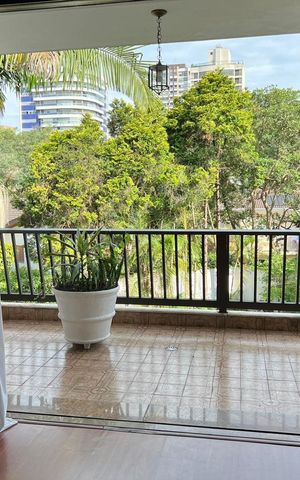 Casa à venda com 940m², 10 quartos e 9 vagas Casa à venda com 940m², 10 quartos e 9 vagasSuíte