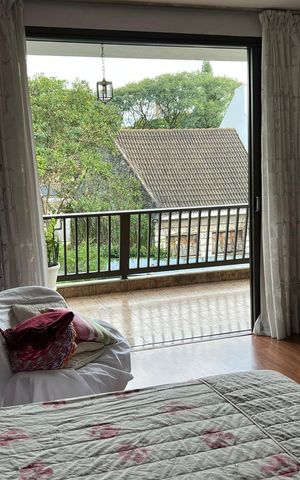 Casa à venda com 940m², 10 quartos e 9 vagas Casa à venda com 940m², 10 quartos e 9 vagasSuíte