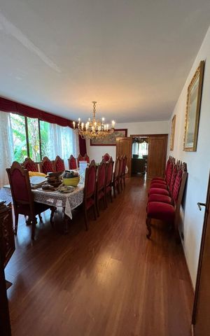 Casa à venda com 940m², 10 quartos e 9 vagas Casa à venda com 940m², 10 quartos e 9 vagasSala de jantar