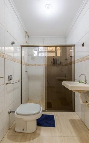 Casa para alugar com 250m², 3 quartos e 1 vaga Casa para alugar com 250m², 3 quartos e 1 vagaBanheiro 1