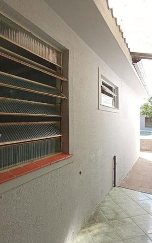 Casa para alugar com 250m², 3 quartos e 1 vaga Casa para alugar com 250m², 3 quartos e 1 vagaÁrea externa