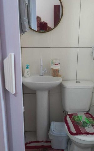 Casa de condomínio para alugar com 48m², 2 quartos e 2 vagas Casa de condomínio para alugar com 48m², 2 quartos e 2 vagasBanheiro