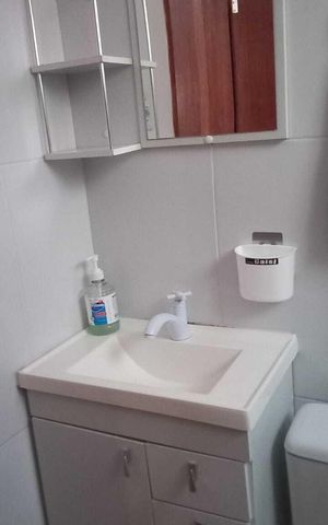 Casa de condomínio para alugar com 48m², 2 quartos e 2 vagas Casa de condomínio para alugar com 48m², 2 quartos e 2 vagasBanheiro