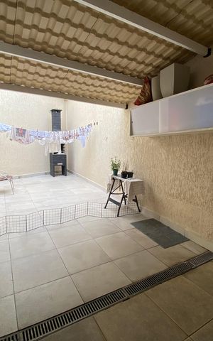 Casa para alugar com 104m², 2 quartos e 2 vagasQuintal