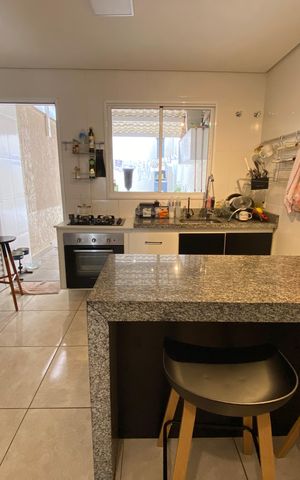 Casa para alugar com 104m², 2 quartos e 2 vagasCozinha