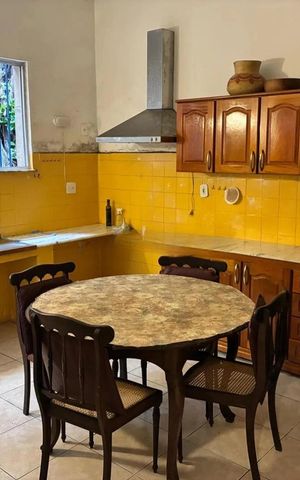 Casa à venda com 238m², 4 quartos e 4 vagas